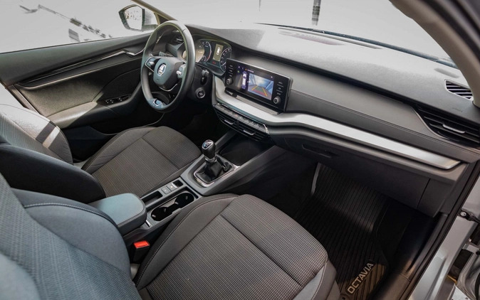 Skoda Octavia cena 89900 przebieg: 71810, rok produkcji 2021 z Łódź małe 781